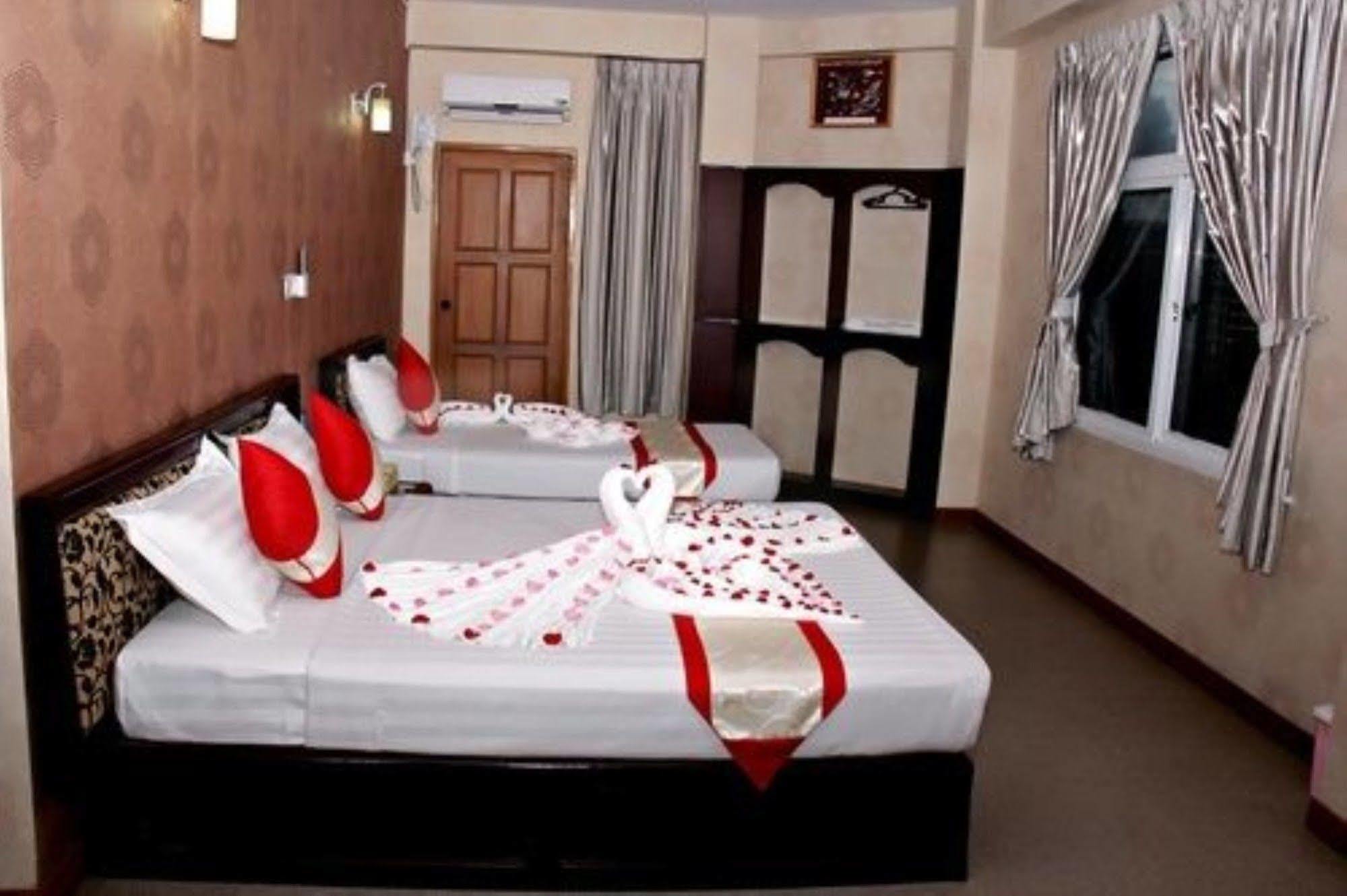 Diamond Crown Hotel Gyogon Eksteriør billede
