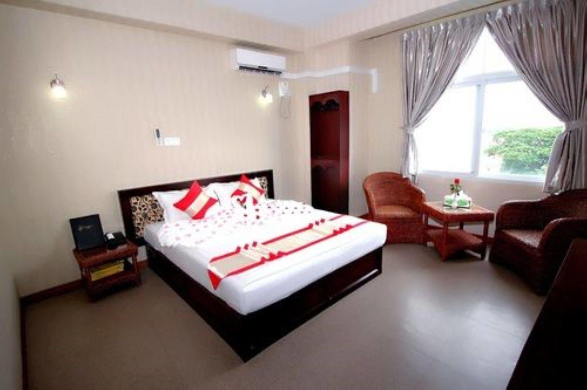 Diamond Crown Hotel Gyogon Eksteriør billede